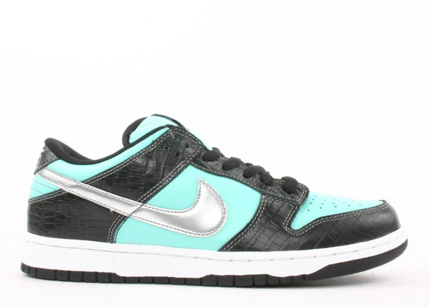 Sneaker Facts: Everything We Know About Nike x Tiffany & Co Sneaker Facts: Everything We Know About Nike x Tiffany & Co
